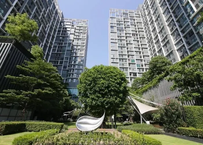 The Skyhouse Duplex - Luxury Apartment
